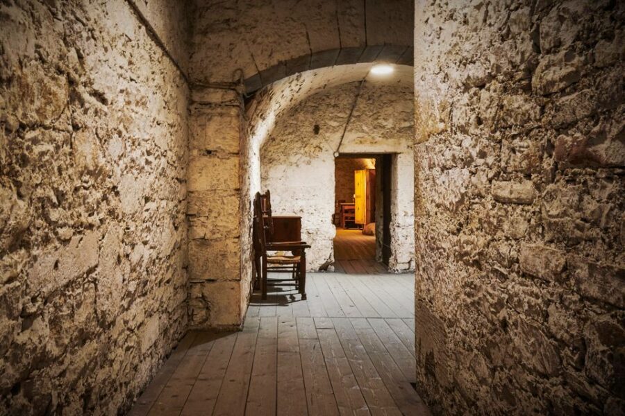 Edinburgh: Real Mary King's Close Guided Tour - Where you meet and how to show up ready
