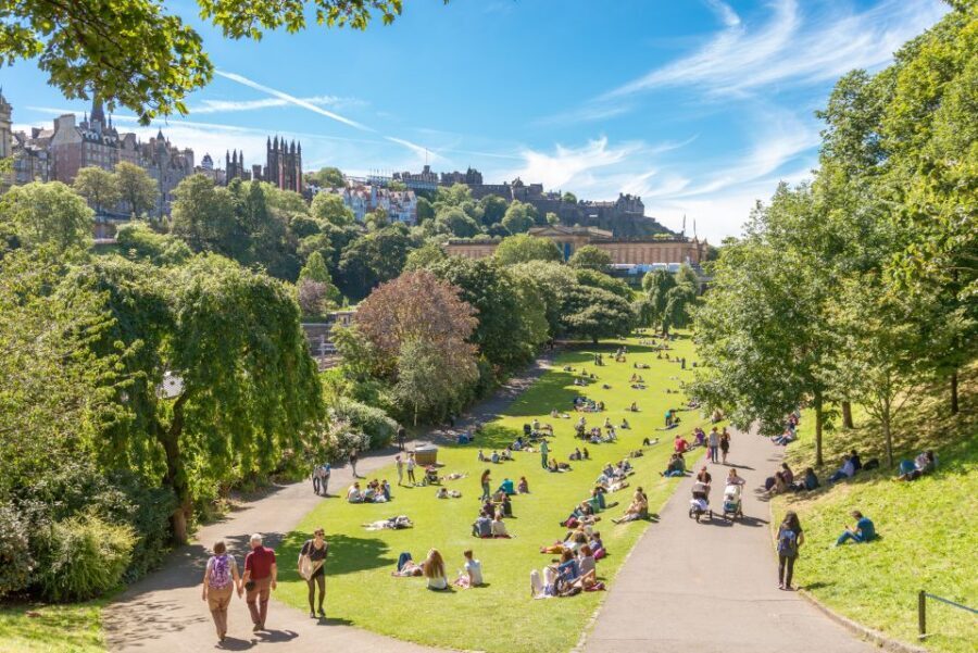 Edinburgh: Royal Attractions with Hop-On Hop-Off Bus Tours - Headsets, Audio, and the One Friction Point