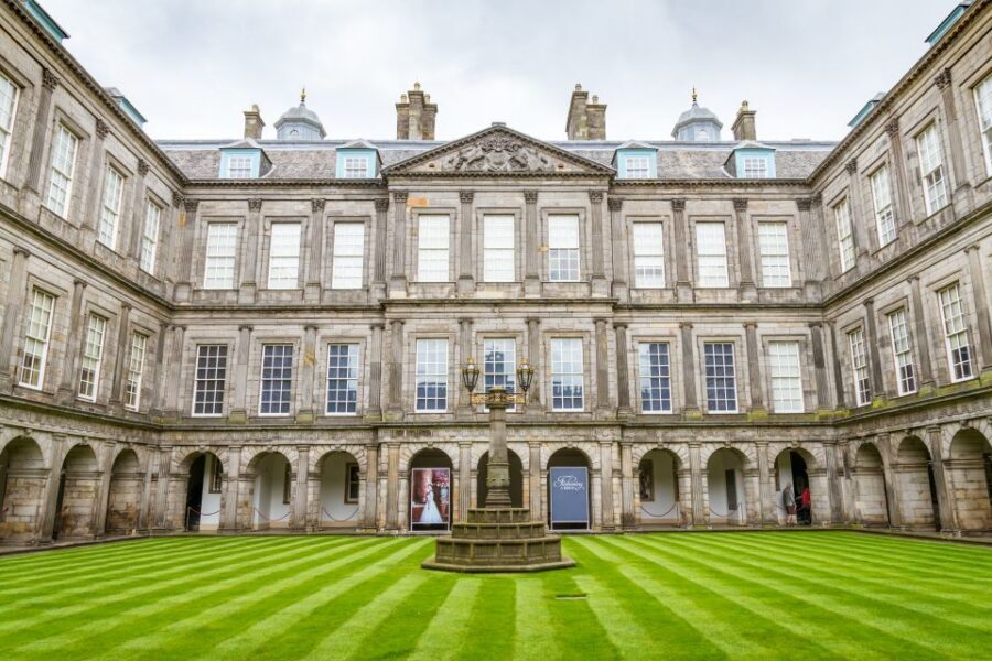 Edinburgh: Royal Attractions with Hop-On Hop-Off Bus Tours - Edinburgh Castle: What to Expect and One Optional Extra