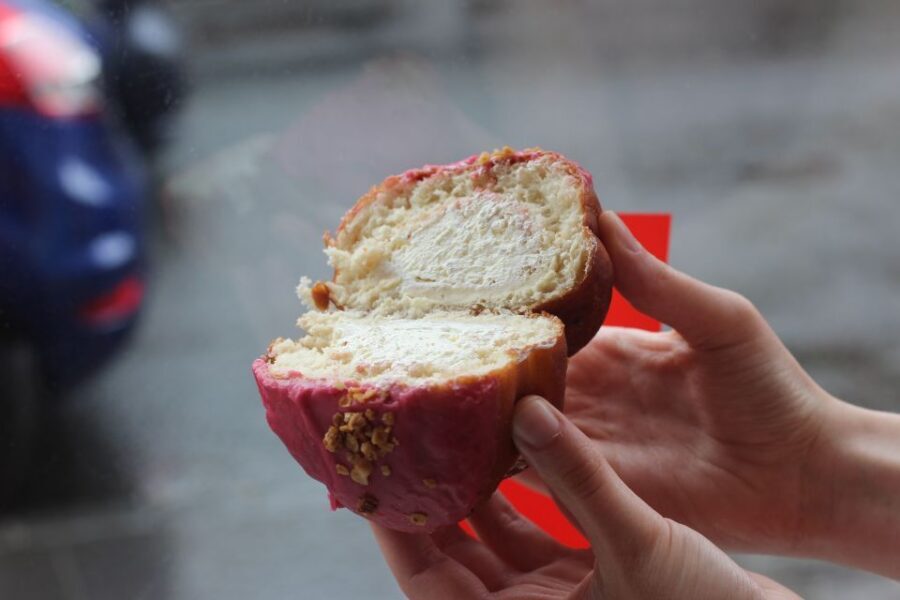 Edinburgh: Royal Mile Donut Tour with Donut Tastings - Specialty Coffee and Donutterie Finish: Reset for the Final Photos
