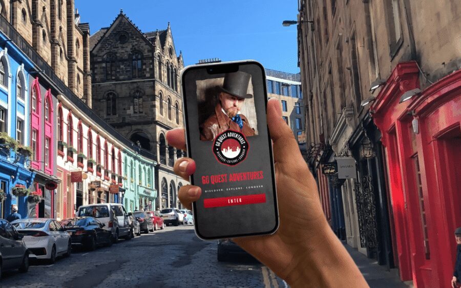 Edinburgh: Royal Mile Walking Tour & Exploration Game - Starting outside Edinburgh Castle: the moment you begin playing