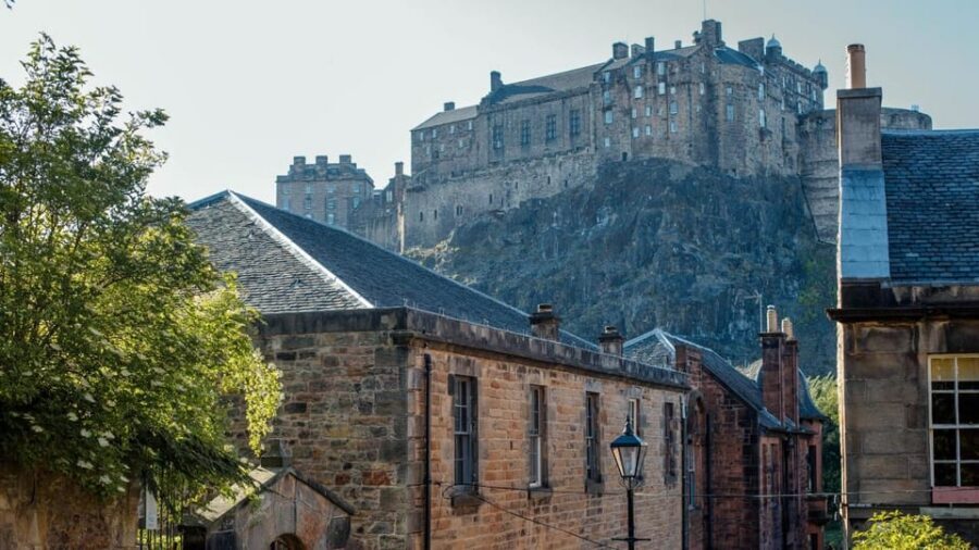 Edinburgh: Royal Mile Walking Tour & Exploration Game - Timing and pace: how to plan a start time that feels good