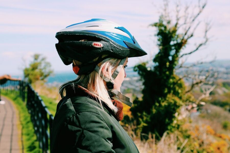 Edinburgh: Scenic Bike Tour - From Old Town toward the Scottish Parliament and Dynamic Earth