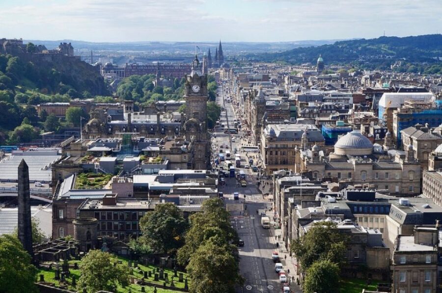 Edinburgh Shore Excursion: City Tour & Royal Yacht Britannia - Old Town and New Town bus time: worth it when you’re short on hours