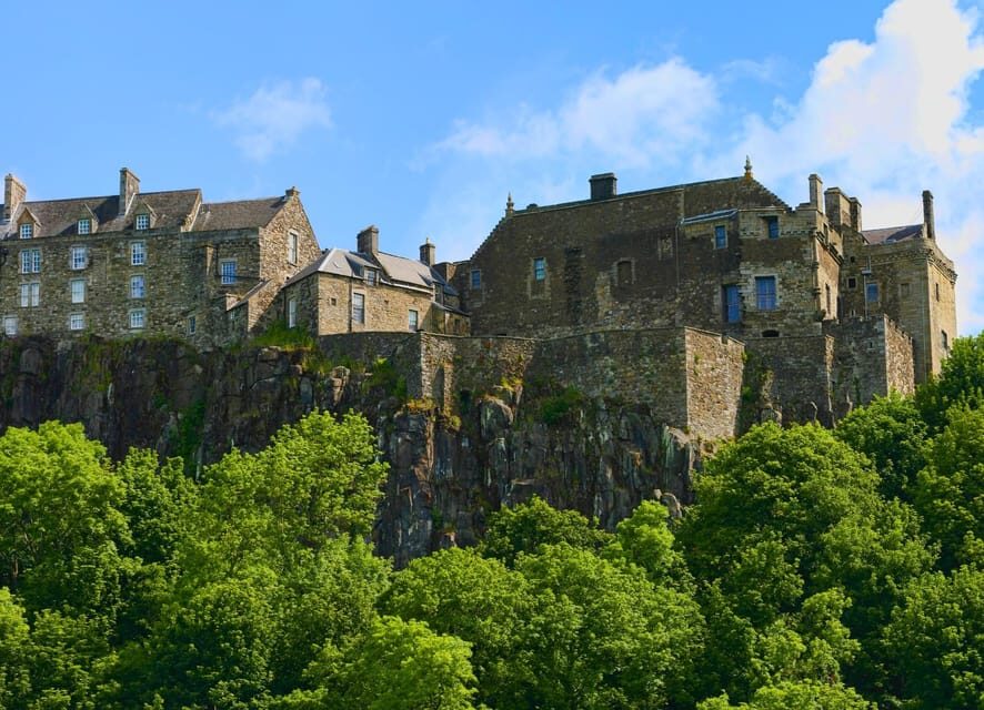 Edinburgh: Stirling Castle, Kelpies, Whisky & Highlands Tour - Key moments that make this tour work