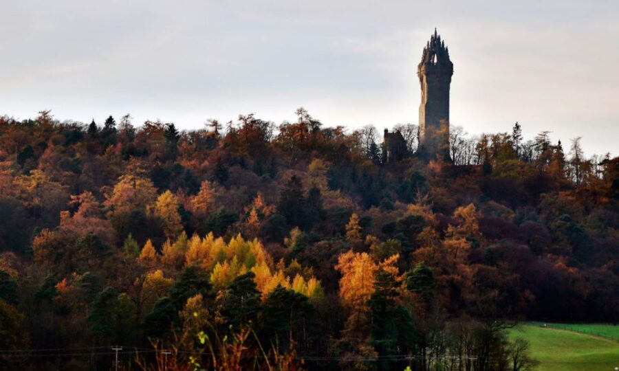 Edinburgh: Stirling, Whisky & St Andrews Tour in Italian - The coach ride story: why the drive matters