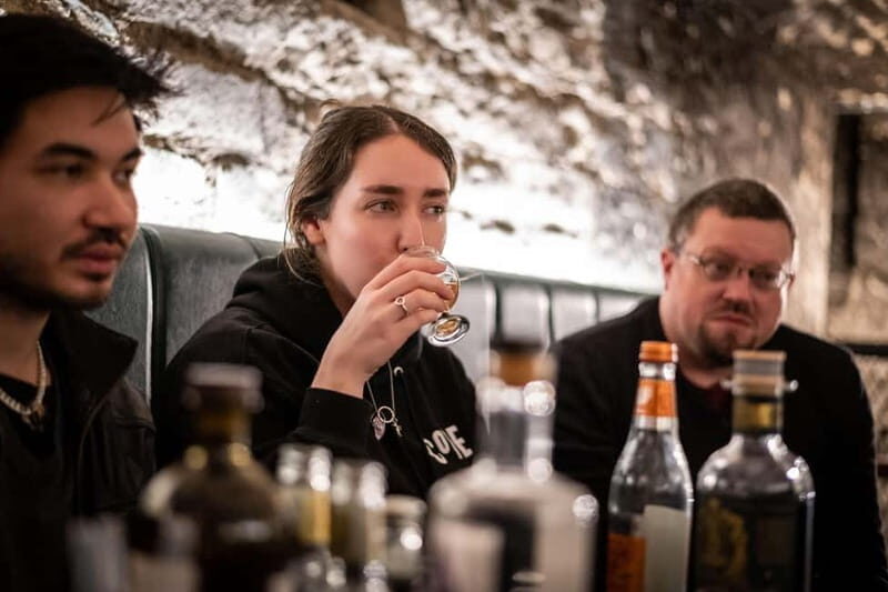 Edinburgh: The Lost Close Underground Scotch Whiskey Tasting - Why The Lost Close feels different from a normal whisky bar