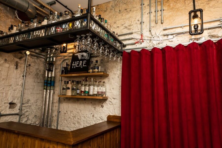 Edinburgh: The Lost Close Underground Scotch Whiskey Tasting - Upgrades: intermediate vs high-end drams (and when to choose them)