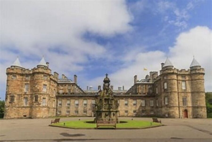 Edinburgh: The Mary Queen of Scots Guided Walking Tour - What you’ll see outside the famous doors (and why it’s still worth it)