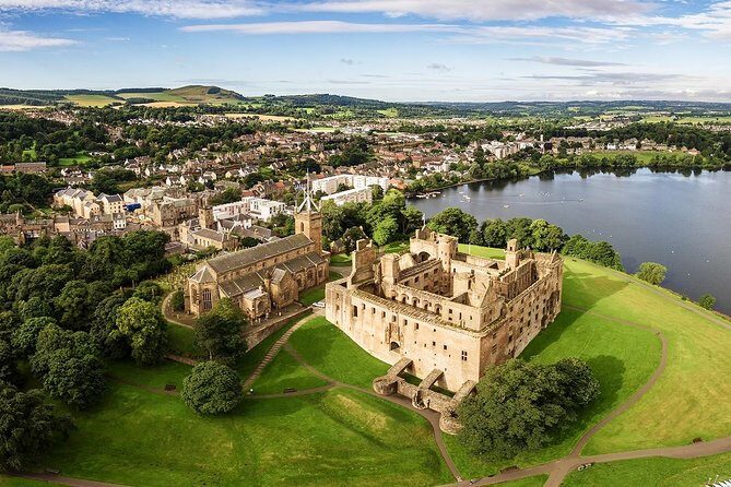 Edinburgh: The Outlander, Palaces & Jacobites Tour - Optional boost: Doune Castle (and the Stirling view you’ll pass)