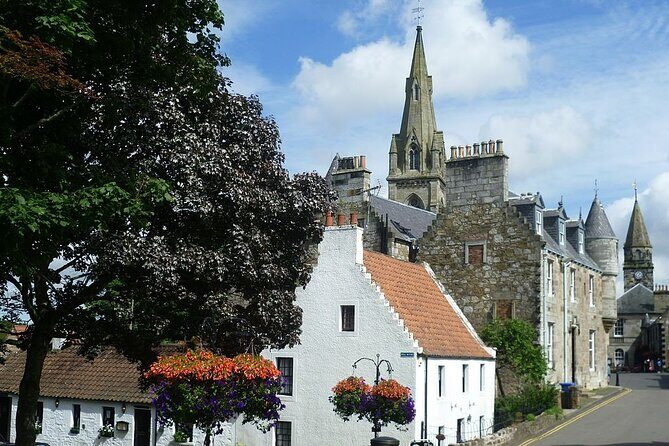 Edinburgh: The Outlander, Palaces & Jacobites Tour - Blackness Castle: Fort William vibes and the ship that never sailed