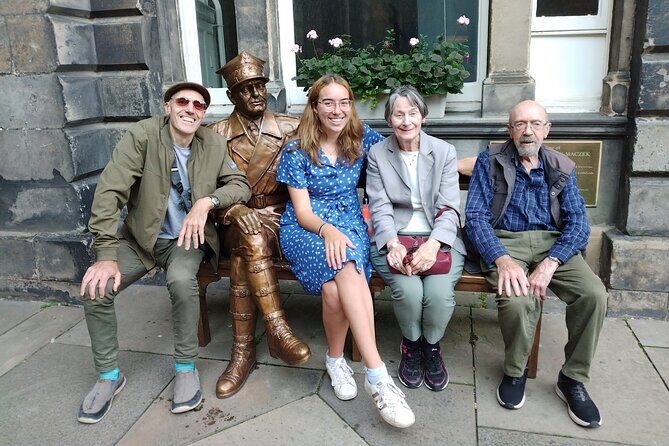 Edinburgh: The People's Story - Private Walking Tour - Starting at the Scotch Whisky Experience, ending in Princes Street Gardens