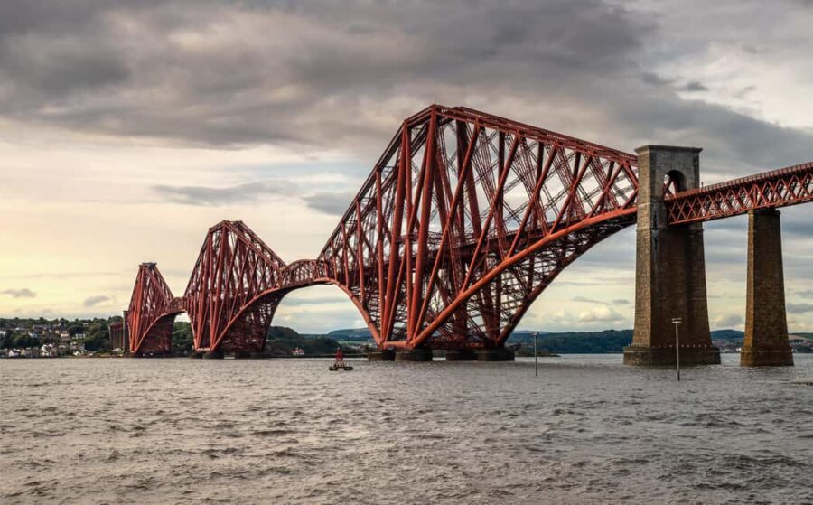 Edinburgh to Scottish Highlands: Whisky, Views & Hairy Coos - Queensferry and the Forth Bridges: the UNESCO red rail bridge moment
