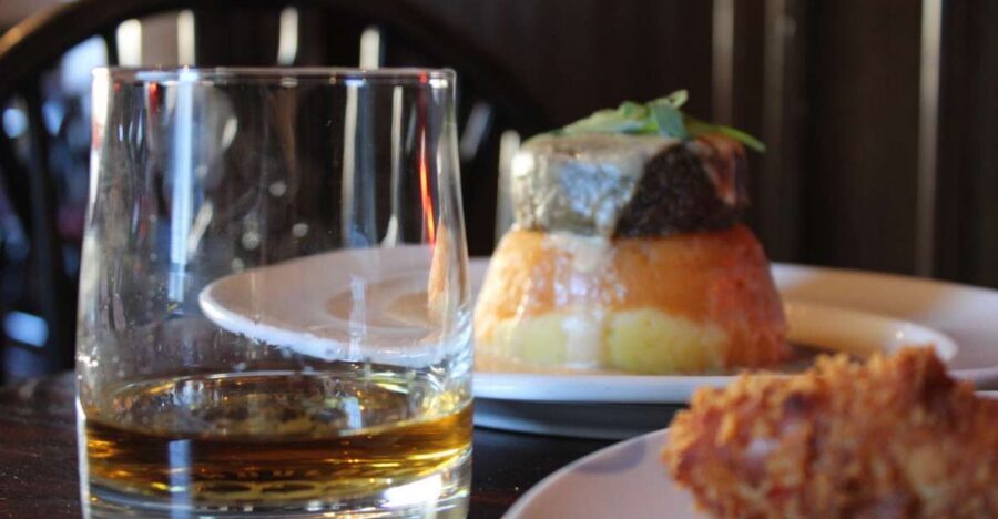 Edinburgh: Tolbooth Tavern Haggis Taster & Whisky Sampling - What you get: the MacSween’s haggis stack (and how it’s built)