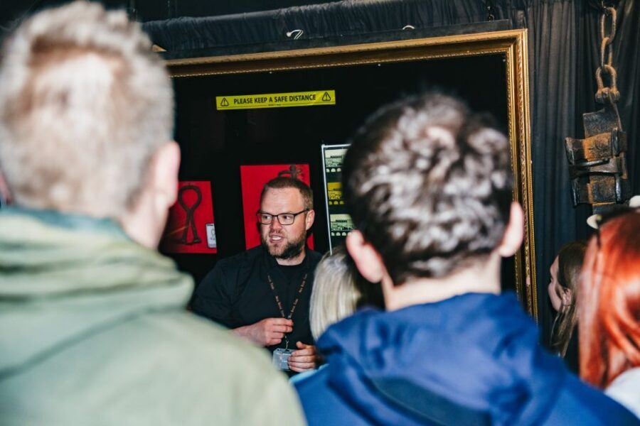 Edinburgh: Underground Vaults Tour - Rules, Stairs, and Small Details That Affect Your Comfort