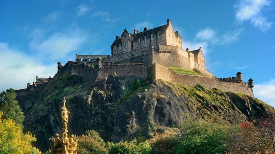 Edinburgh Walking Tour with a Local - A Friend-Style Guide Who Keeps It Relaxed