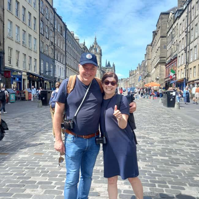 Edinburgh Welcome Tour: Private Tour with a Local - Your first walking segment: getting your bearings street by street