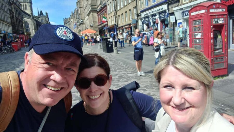 Edinburgh Welcome Tour: Private Tour with a Local - Getting around Edinburgh with confidence by the end