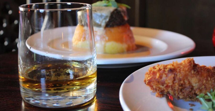 Edinburgh: Whisky Tasting in one of the oldest pubs - Finding it: Royal Mile convenience with a real-world advantage
