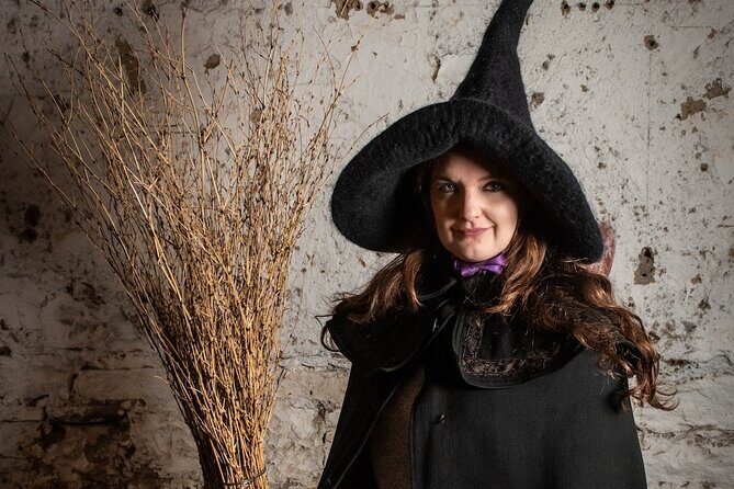 Edinburgh: Witches & Haunted History Walking Tour - What the 75 minutes gets you, and what it doesn’t