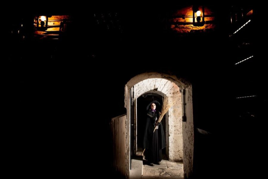 Edinburgh: Witches & Haunted History Walking Tour - Walking comfort and weather: the real-world stuff that matters