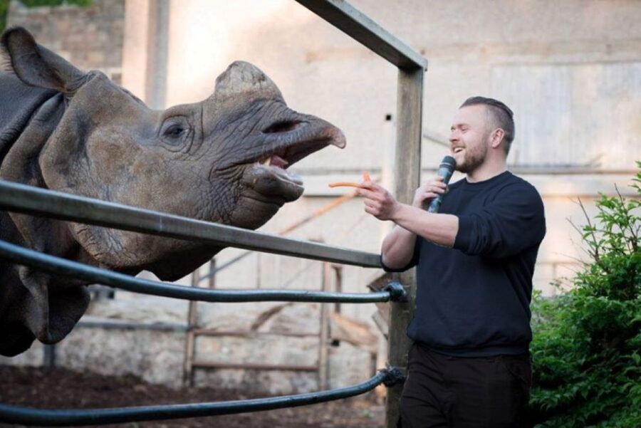 Edinburgh Zoo Entrance Ticket - Getting There from Edinburgh: The 10-Minute Jump Out of the City
