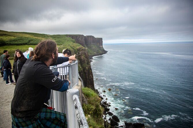 Edinburgh:5-Day Isle of Skye, Inverness & Loch Ness Tour w/Hostel - Day 1: The Kelpies, Stirling sights, Glencoe, and Oban by the sea