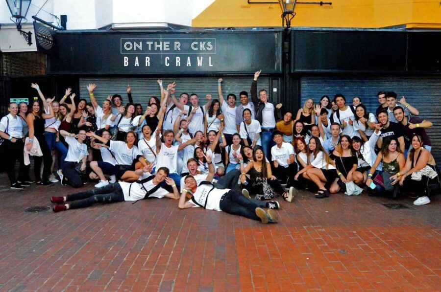 Edinburgh's Best Bar Crawl: Free Shots, Discounts, Photos - Key things to know before you go