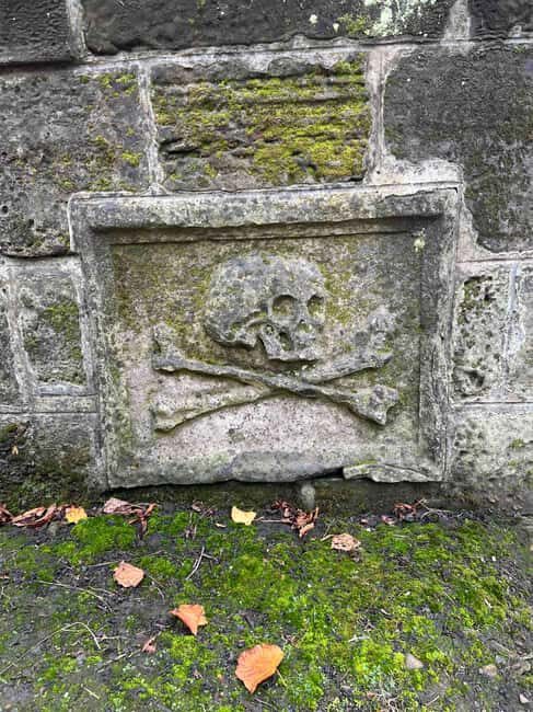 Edinburgh's Dark and Hidden History Walking Tour ☠️ - Meeting at the National Museum of Scotland: the practical start