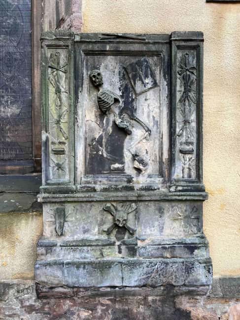 Edinburgh's Dark and Hidden History Walking Tour ☠️ - John Knox House to World’s End Close: ending with more “what happened here?”