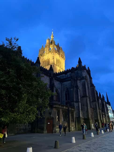 Edinburgh's Dark and Hidden History Walking Tour ☠️ - Should you book this Edinburgh Dark and Hidden History Walking Tour?