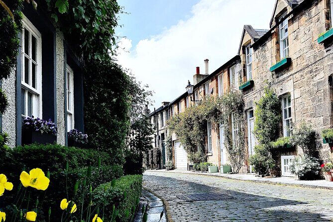 Enchanting Edinburgh: Half-Day Walking Tour with Local Guide - The private-group feel: more chat, less rushing