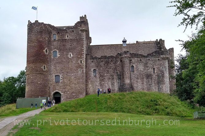Five Outlander locations , Outlander film locations tour - Stop 5: Culross Palace as Cranesmuir (About 1 Hour)