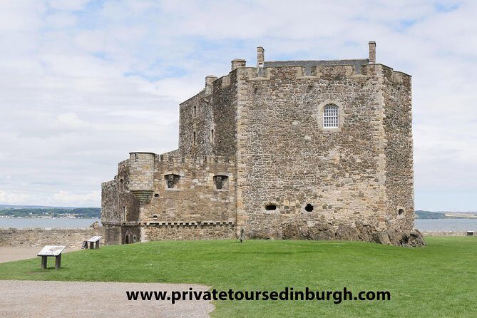 Five Outlander locations , Outlander film locations tour - The Falkland Factor: A Quick Step Into the Real Scotland Feel
