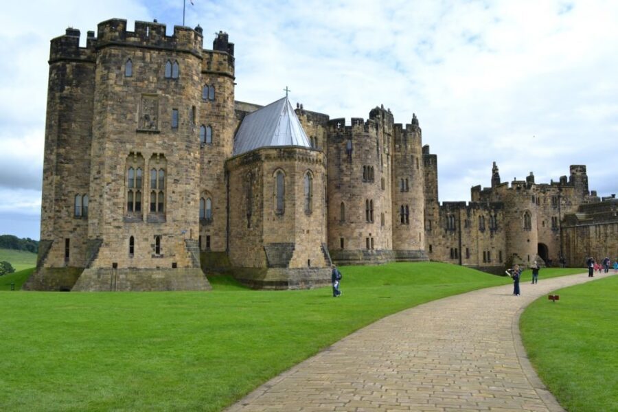 From Edinburg: Viking Coast & Alnwick Castle Day Tour - Key points to know before you go