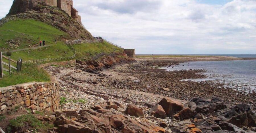 From Edinburg: Viking Coast & Alnwick Castle Day Tour - Holy Island to Alnwick: a Northumberland day built around legends