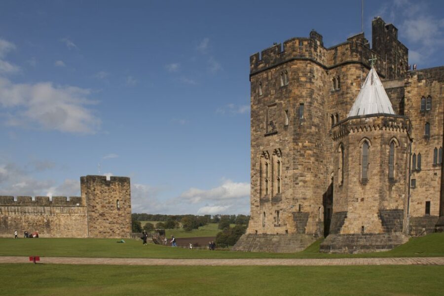 From Edinburgh: 5 Day Best of Northern England Tour - Day 5: Hartside Pass, Hadrian’s Wall, Jedburgh Abbey Ruins, and Scott’s View