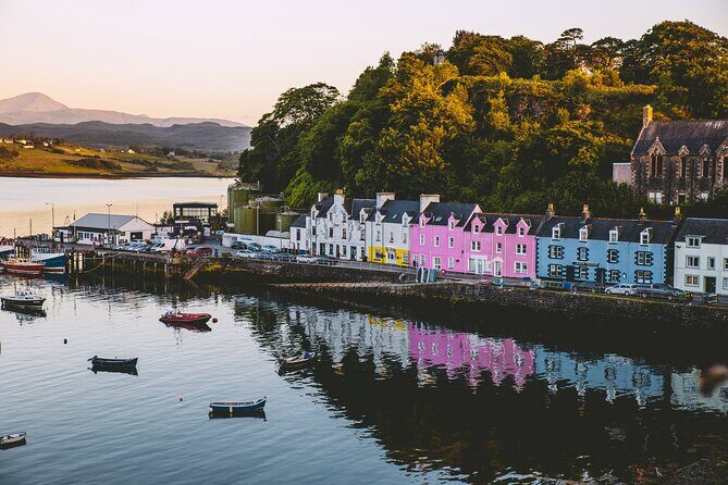 From Edinburgh: 6-Day Isle of Skye & Hebridean Hopper Tour w/Room - Day 1: Kelpies, Glencoe, and a Loch Ness Photo Break