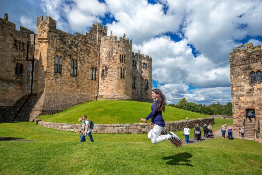 From Edinburgh: Day Trip to Bamburgh and Alnwick Castle - What to Bring for a Comfortable Day Out