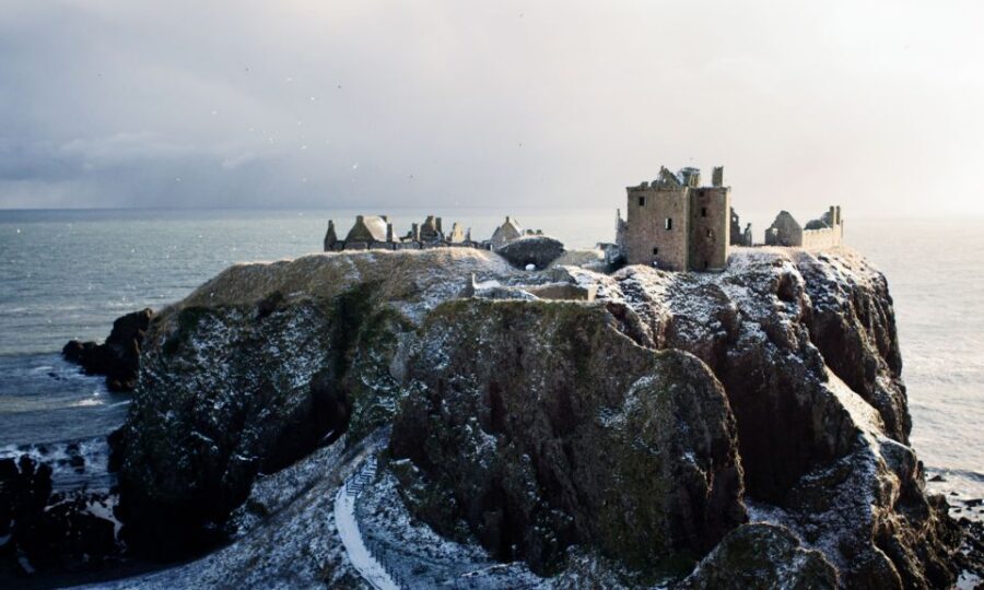 From Edinburgh: Glamis and Dunnottar Castles Tour in Spanish - Getting to North Queensferry for the Forth Bridge Pause