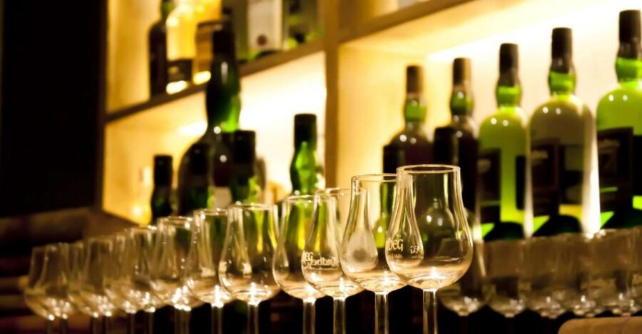 From Edinburgh: Islay and The Whisky Coast 4-Day Tour - Southern Islay icons: Ardbeg, Laphroaig, Lagavulin plus ruined castles