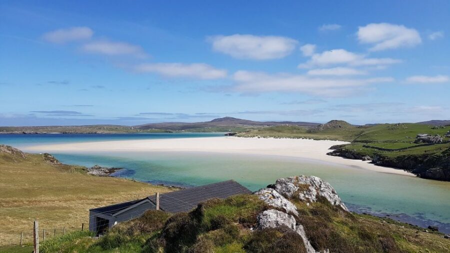 From Edinburgh: Isle of Skye and Outer Hebrides 6-Day Tour - From Edinburgh to Inverness: castles, Loch Ness, and Glen Coe drama