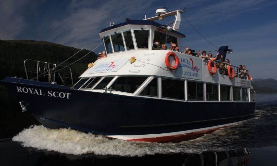 From Edinburgh: Loch Ness and Highlands Tour in Spanish - Fort Augustus and Loch Ness: where the day really pays off