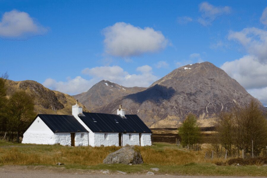 From Edinburgh: Loch Ness, Glencoe, and the Highlands Tour - From Edinburgh to Callander: Stirling Pass-By, Photo Stops, and a Highland Reset