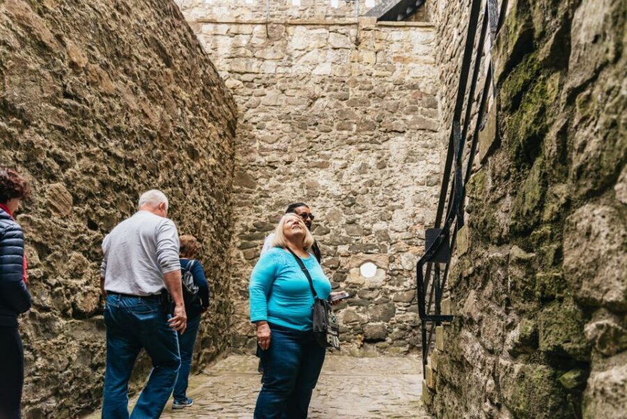 From Edinburgh: Outlander Experience 2-Day Tour - Day 2: Clava Cairns, Culloden Battlefield, and the Highland Folk Museum
