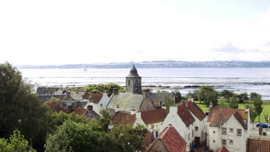 From Edinburgh: Outlander Full-Day Tour in Spanish - Blackness Castle: Fort William for the story scenes