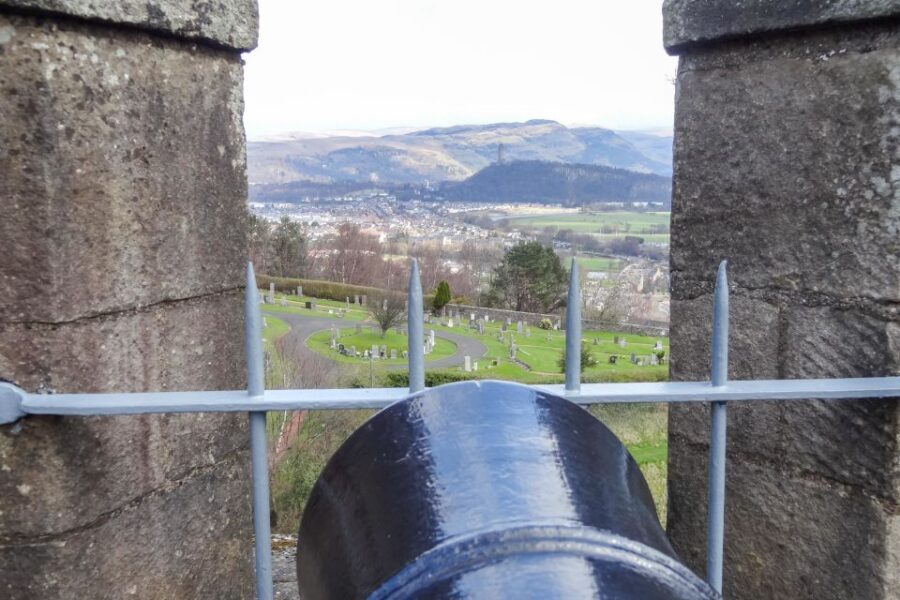 From Edinburgh: Stirling Castle, Loch Lomond & Whisky Tour - Who should book this tour
