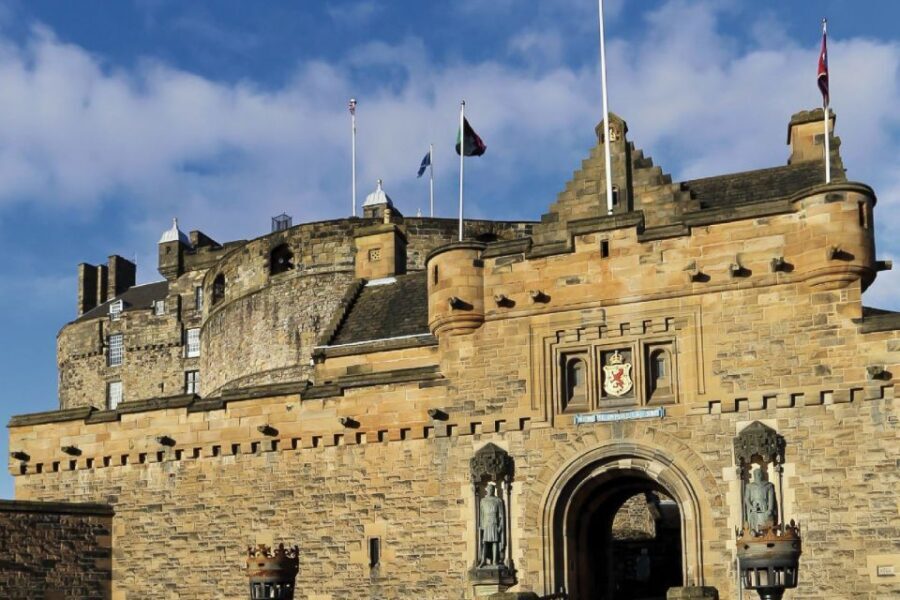 From London: Day Trip to Edinburgh by Rail with Castle Entry - Getting Out of London Fast: The King’s Cross Plan