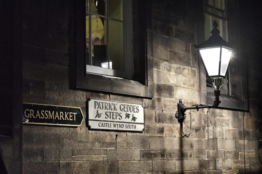 Ghost Tour in Edinburgh - St Giles’ Cathedral Finish: Ending With a Landmark, Not a Backtrack