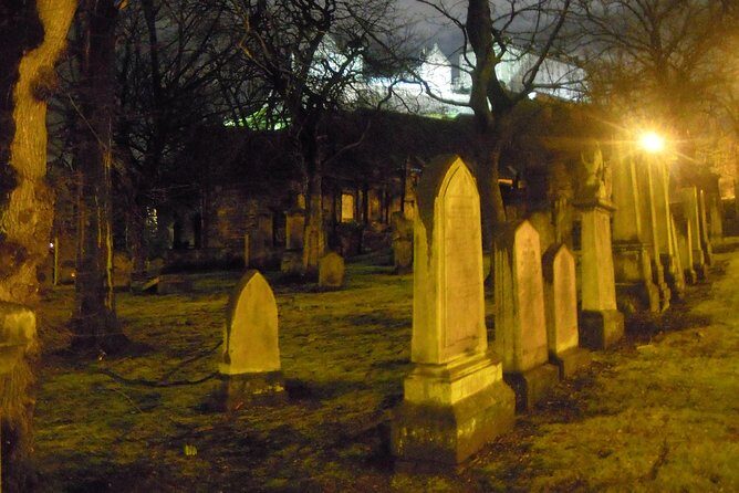 Ghosts, Mysteries, and Witches Tour - North Bridge and its burial-ground legends: the city built over the past
